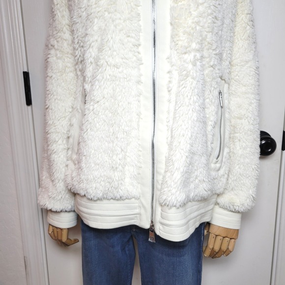 Varley Dylan Teddy Fleece Jacket Small Chic Cozy Fall Jacket Winter - Picture 2 of 9